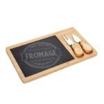 set affetta formaggio con coltello e forchetta