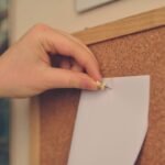 100 pezzi puntine in legno punta in acciaio per bacheca sughero ufficio scuola - immagine 2