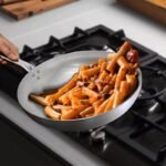 Padella saltapasta professionale in alluminio puro 32 cm 100% Made in Italy - immagine 5